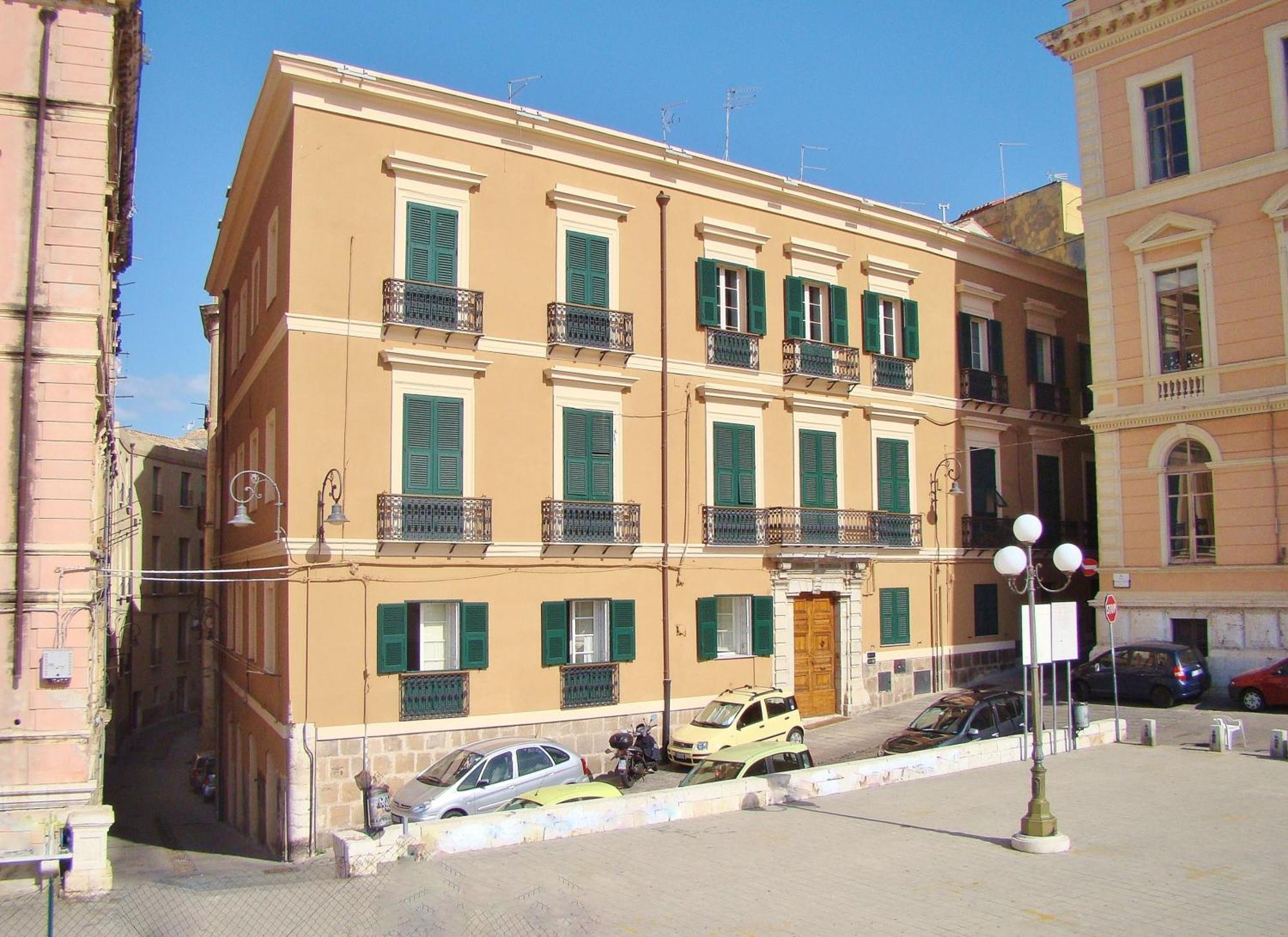 Апартаменты Residenze Palazzo Pes Кальяри Номер фото